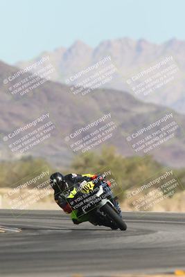 media/Oct-30-2025-Racers Edge (Thu) [[dabbdaf680]]/3-B Group/Session 2 (Turn 14)/